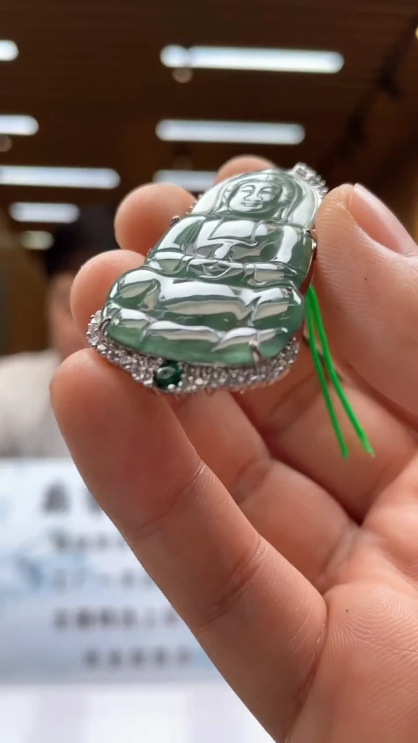 翡翠未镶嵌颈饰*********584