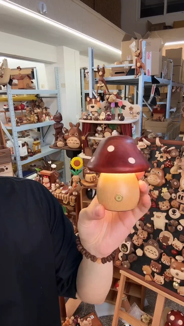 木瑕疵小红尖头红蘑菇灯-