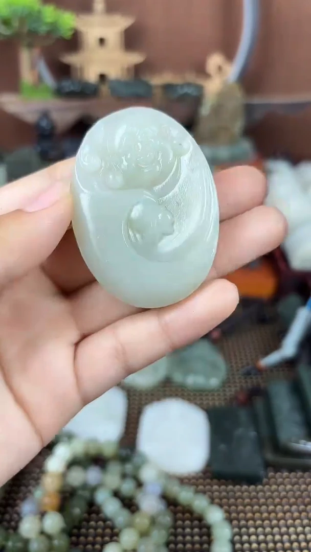 和田玉未镶嵌颈饰1