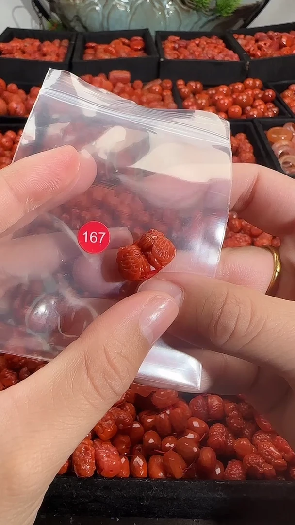 颈饰未镶嵌南红玛瑙1