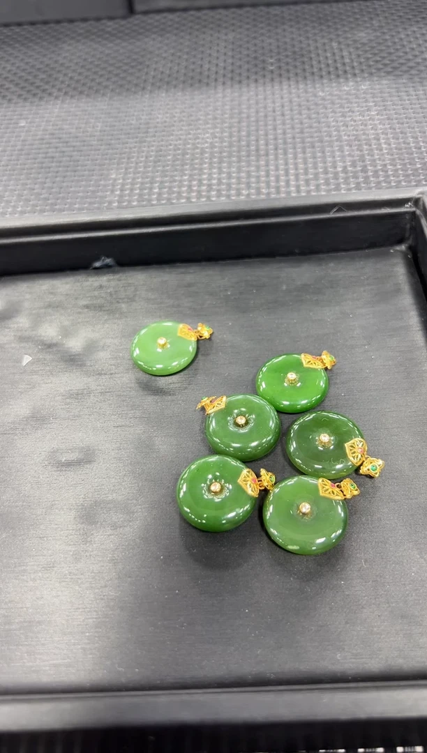 和田玉18K金镶嵌吊坠(不含链)（多样性发一件）1203