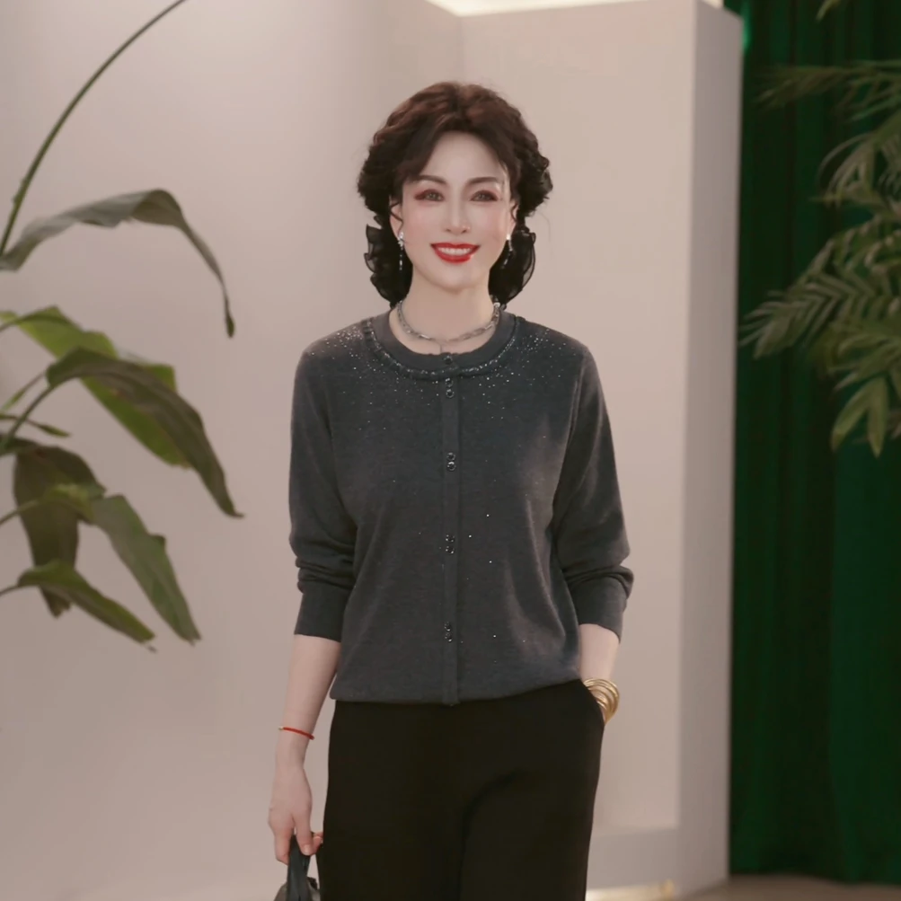妈妈装秋装2025年新款针织衫时尚上衣服气质中年女装休闲时尚上衣