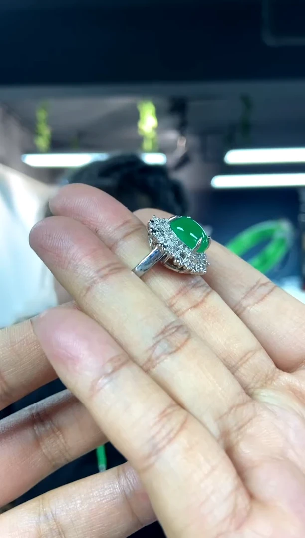 未镶嵌戒指翡翠多样性发其一颜色微差