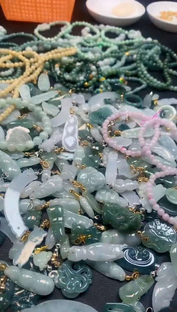 颈饰未镶嵌翡翠9883