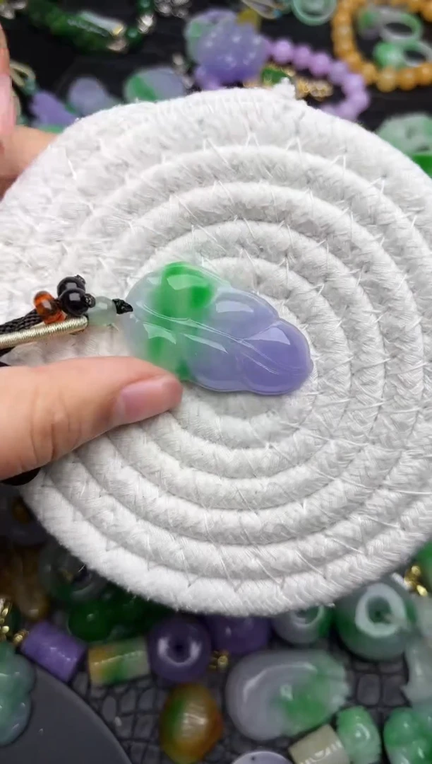 颈饰未镶嵌翡翠缅甸翡翠吊坠