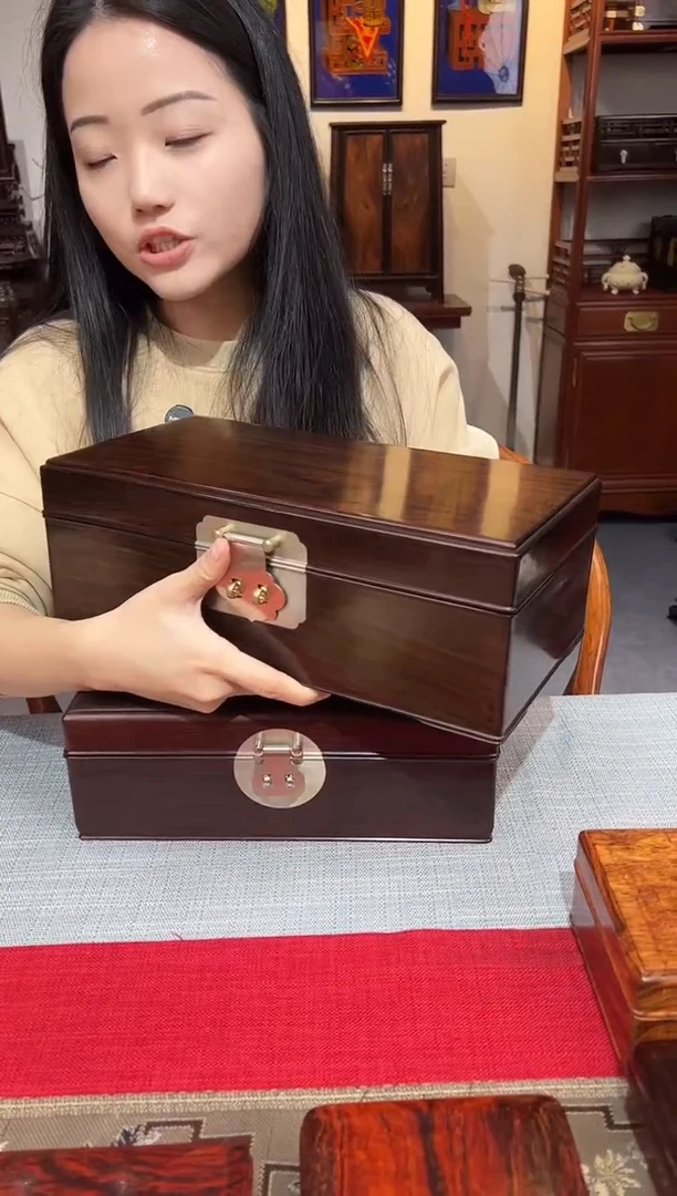 红酸枝木类成套家具全独板藏宝盒