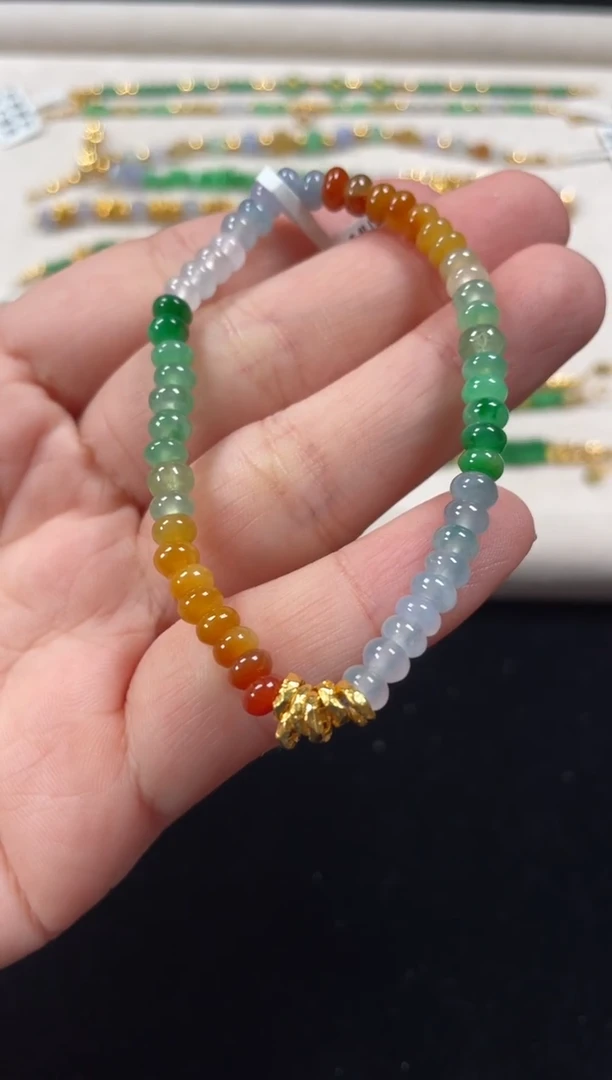 足金镶嵌手串翡翠一条   P339