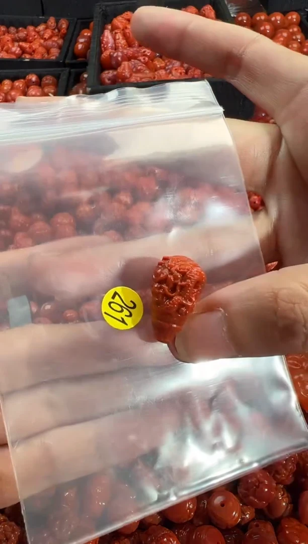 颈饰未镶嵌南红玛瑙1