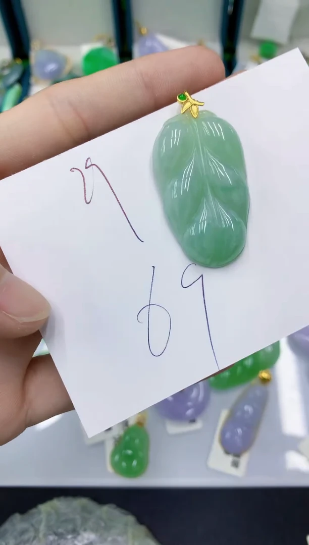 翡翠未镶嵌颈饰缅甸A货翡翠