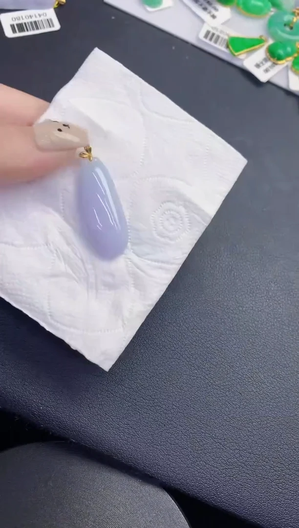 颈饰18K金镶嵌翡翠缅甸天然翡翠A货