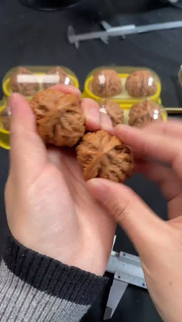 把件文玩核桃红锦鲤39尺Z379