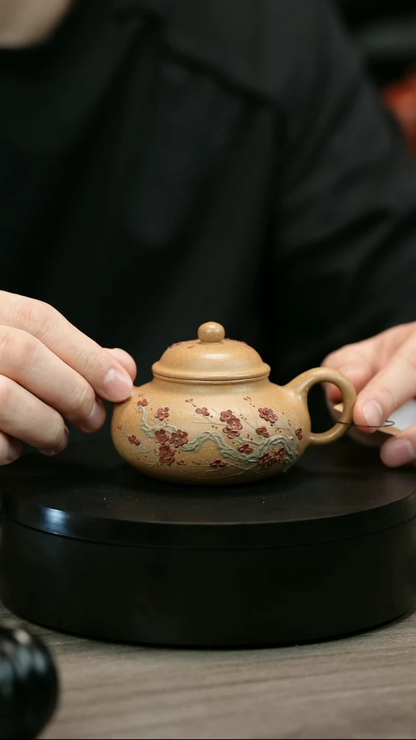 茶壶紫砂开****.H1857陈春芬降坡梅花容天