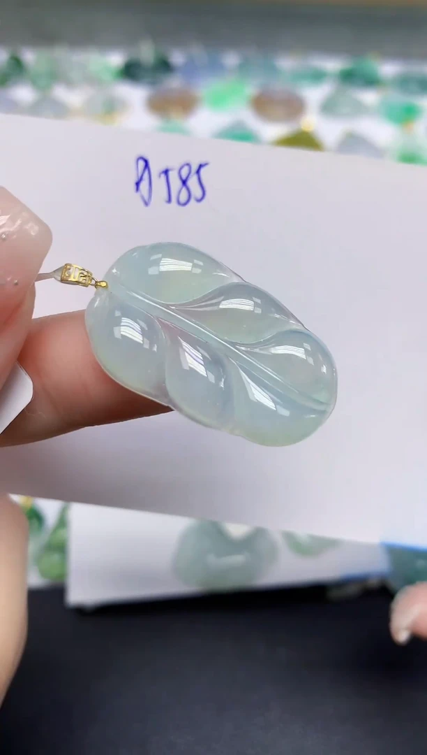 颈饰18K金镶嵌翡翠天然缅甸翡翠A货翡翠百元以上9元证书费自理