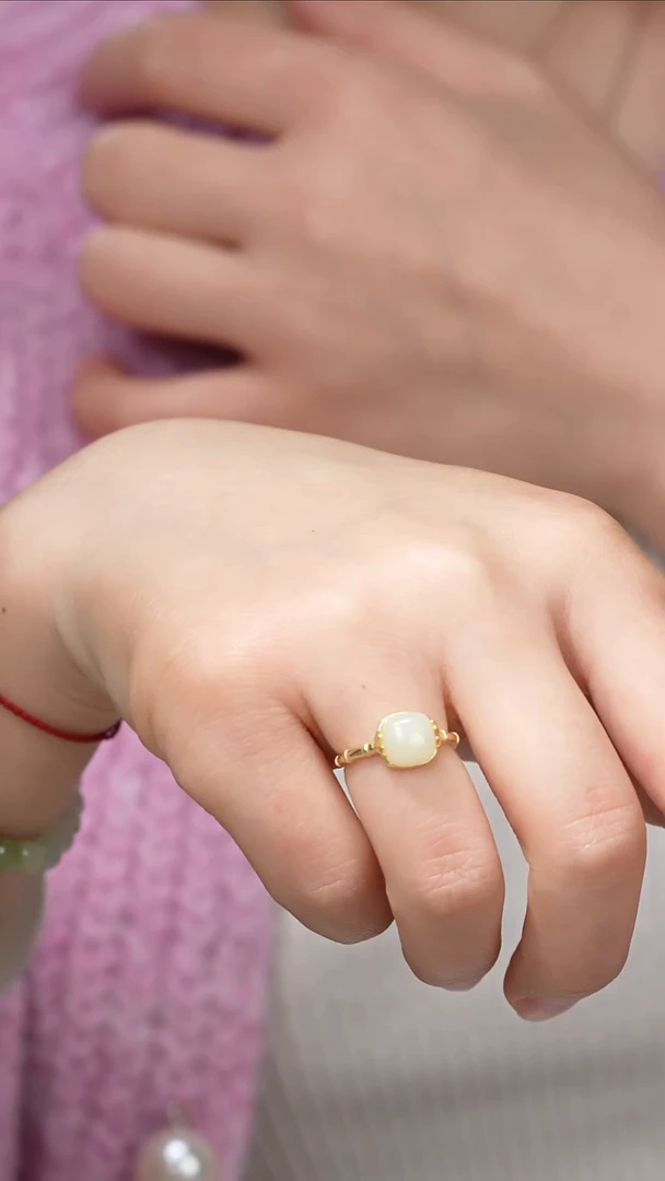 【闪购商品】和田玉戒指银S925镀金镶嵌蜂蜜水戒指