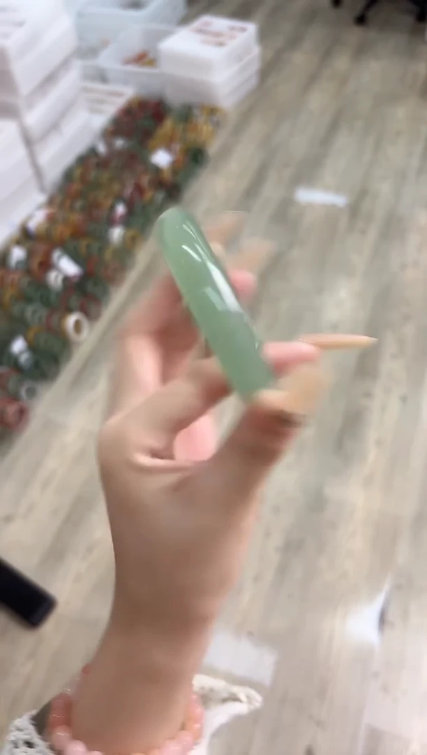 未镶嵌手镯石英质玉494-D