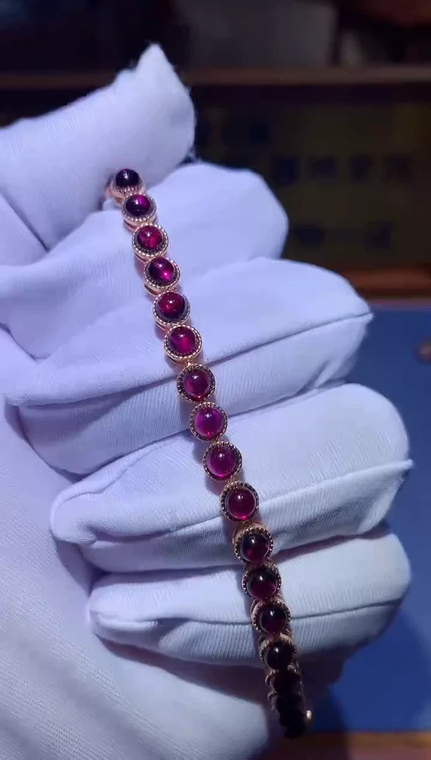【闪购商品】石榴石手链银S925镶嵌........