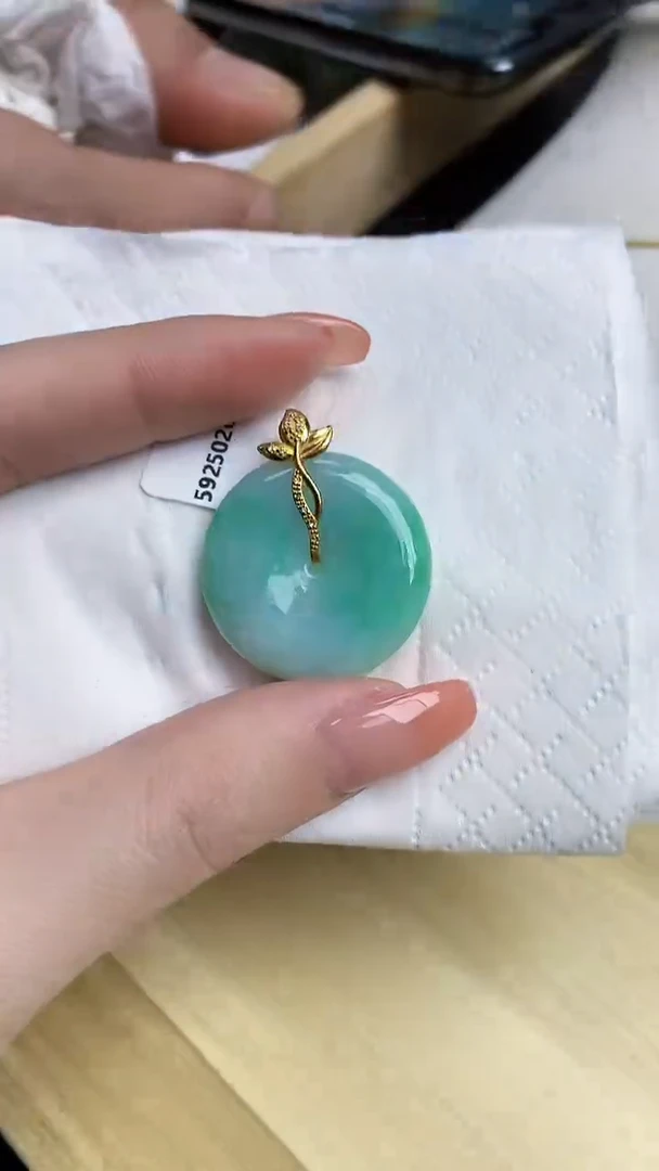 【闪购商品】翡翠颈饰18K金镶嵌天然翡翠A货