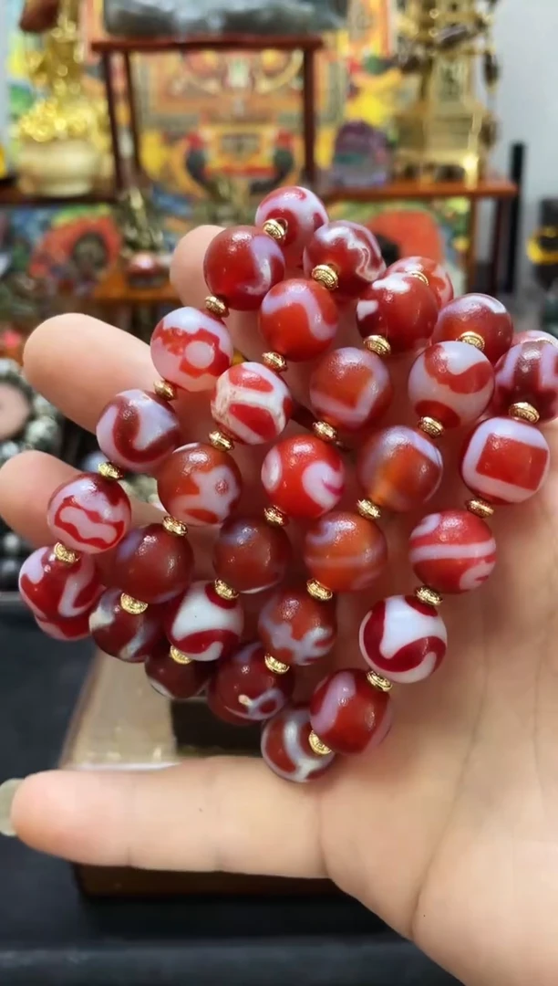 未镶嵌手串玛瑙/玉髓红肉圆珠多宝颜色图案多样性随机发一条