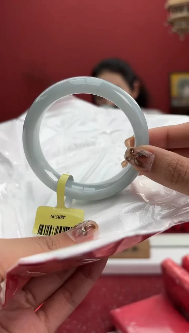 【闪购商品】翡翠手镯未镶嵌8手镯