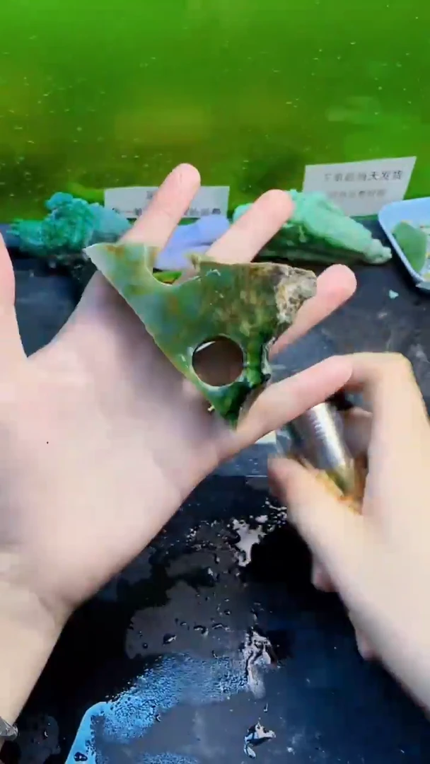 翡翠挂件未镶嵌天然翡翠049