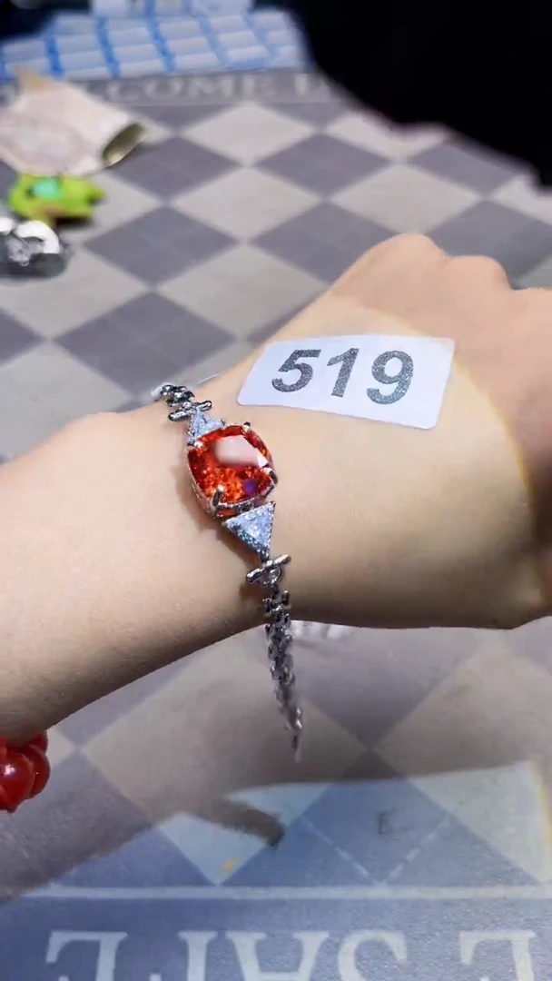 非金属无如图所示时尚饰品