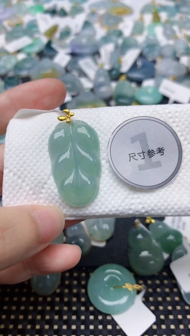 颈饰18K金镶嵌翡翠天然缅甸A货翡翠
