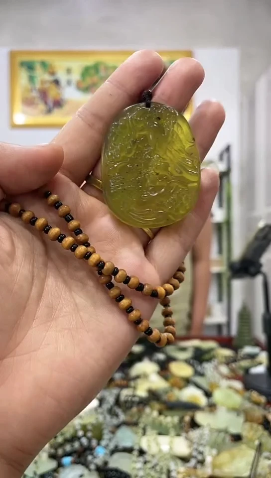 岫玉未镶嵌挂件