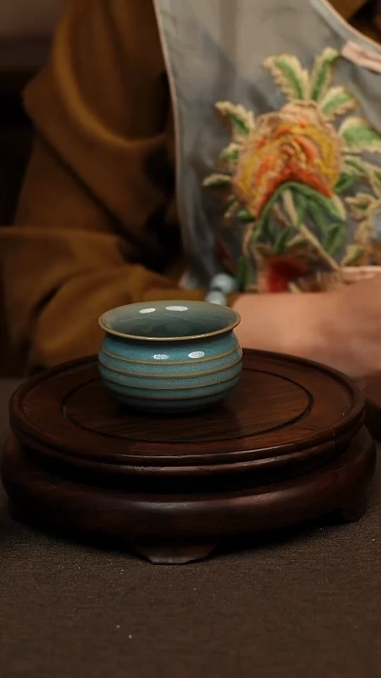 瓷片仿古天蓝釉全手玹纹杯100ml 精装