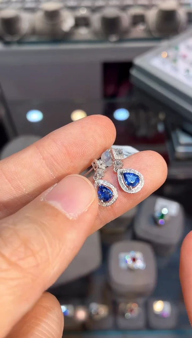 耳钉蓝宝石18K金镶嵌【闪购】不低于1.3ct/同步展会价/多样性发货