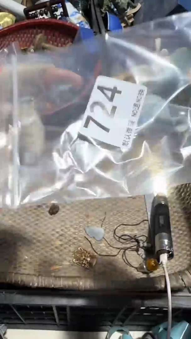 无非金属哲****0亿容工艺品724