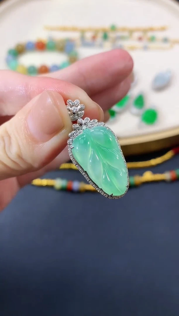 翡翠18K金镶嵌吊坠(不含链)叶子|4980