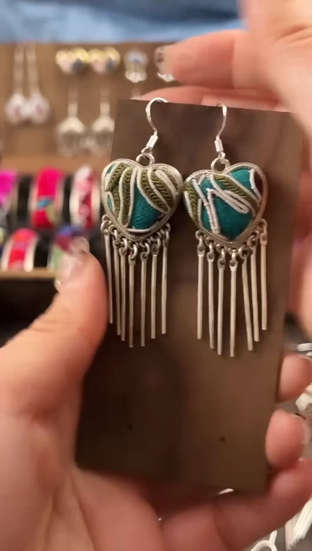 【闪购商品】织绣民族风老绣饰品024