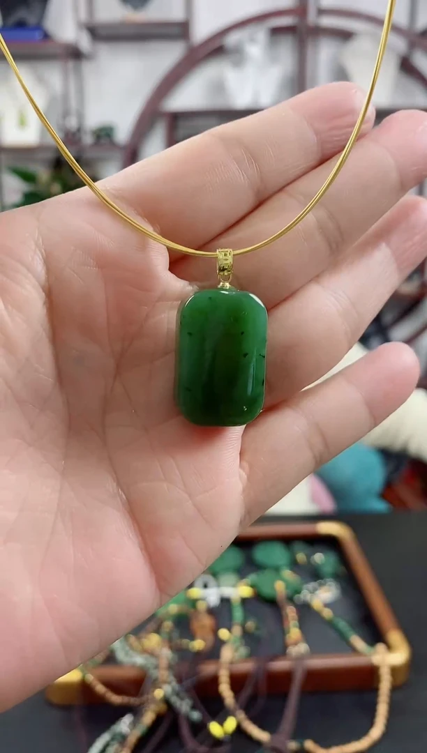 颈饰未镶嵌和田玉方