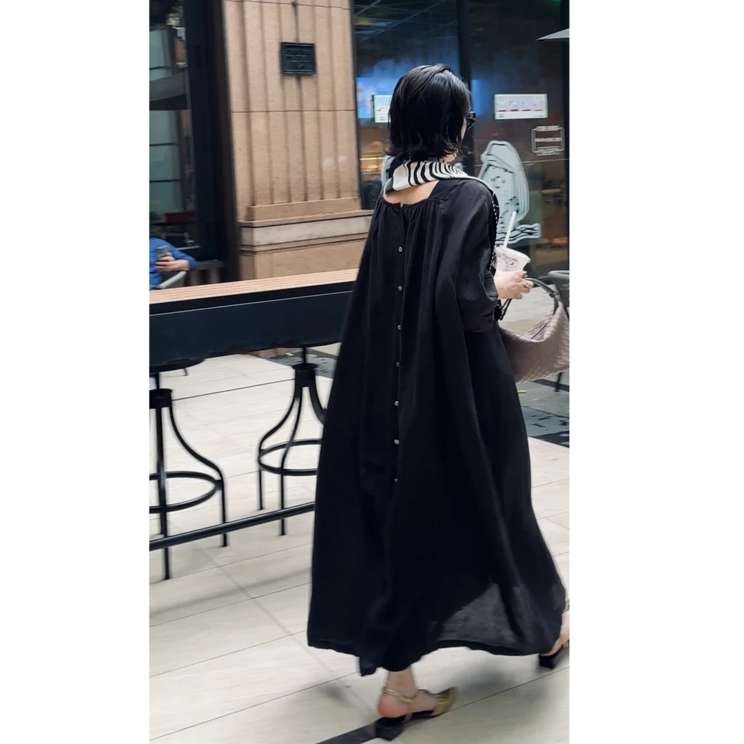 GU JIFEN｜随性巴黎｜宽松简约后背排扣气质短袖刺绣连衣裙 X56198