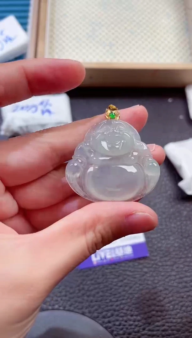 颈饰18K金镶嵌翡翠00001865