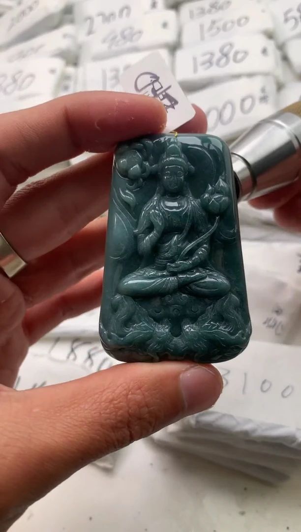 【闪购商品】翡翠颈饰未镶嵌观音【品质一般介意慎拍】