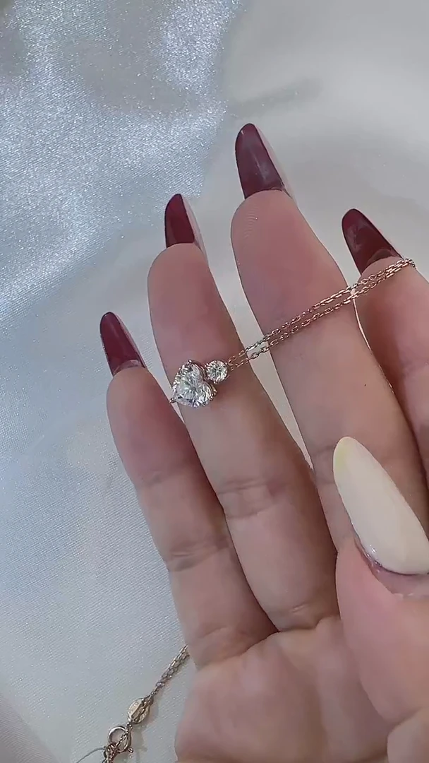 18K金镶嵌颈饰合成钻石18K玫瑰金心形培育钻石项链