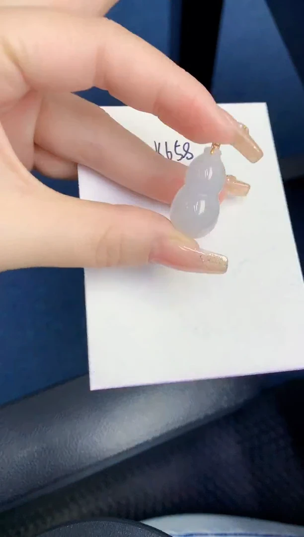 颈饰18K金镶嵌翡翠缅甸天然翡翠A货