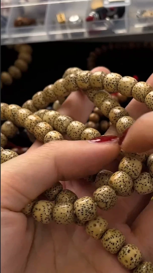 吊坠星月菩提精工级陈籽桶珠9*8长串