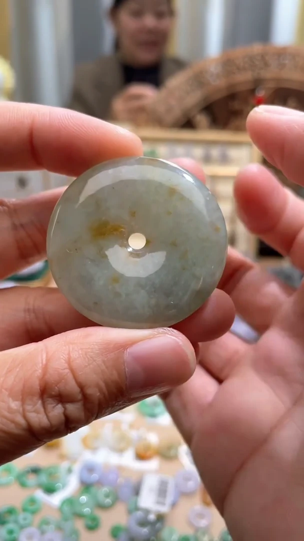 【闪购商品】翡翠颈饰未镶嵌平安扣