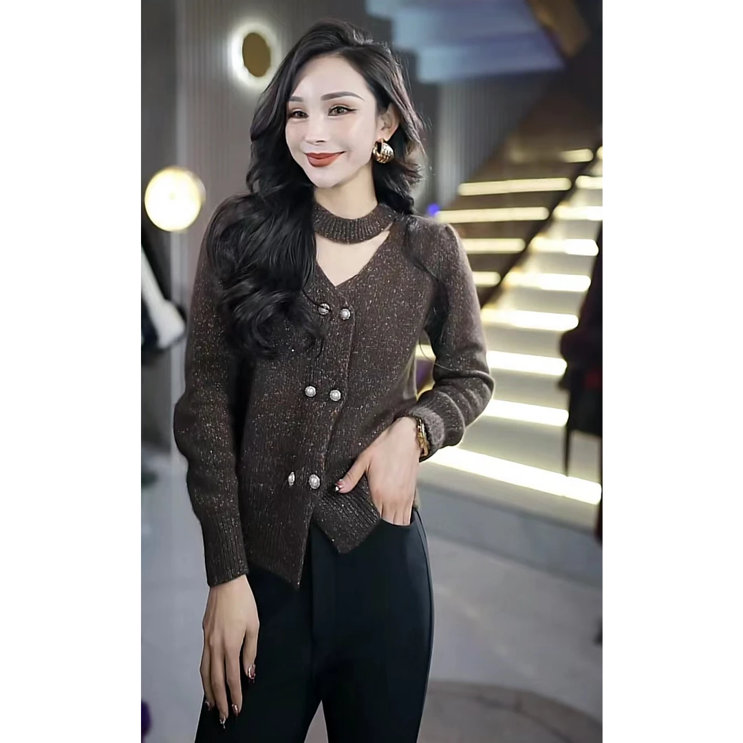 冬季时尚百搭加厚亮丝圆领镂空双排扣女士套头毛衫打底毛衣1m2911