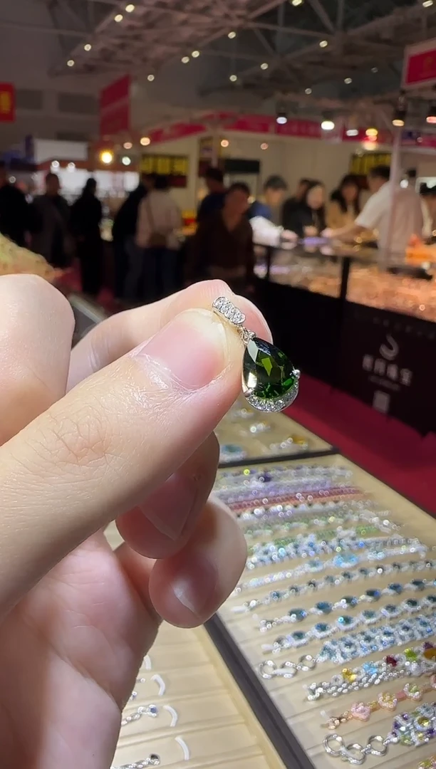 银S925镶嵌透辉石吊坠10*8mm