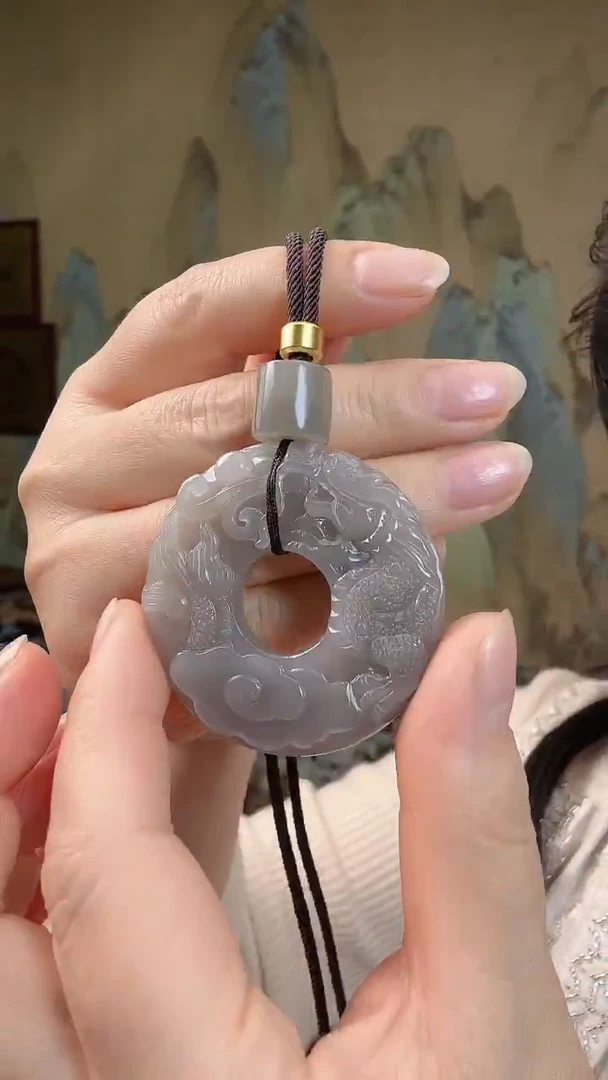 颈饰未镶嵌和田玉.