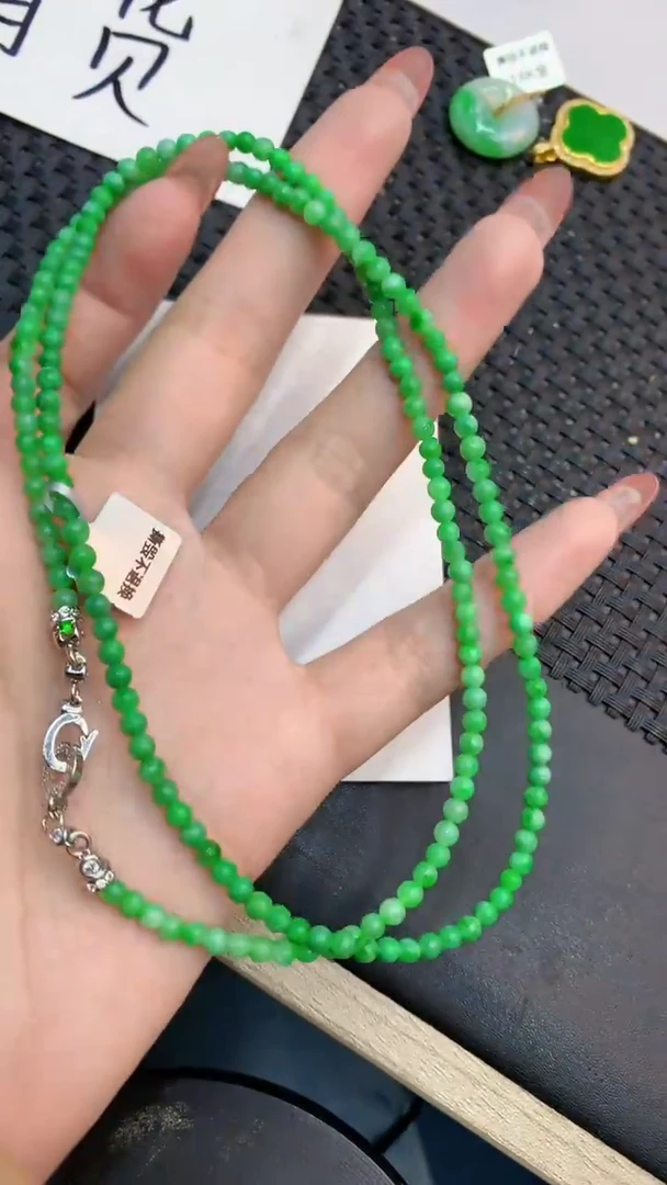 颈饰未镶嵌翡翠1