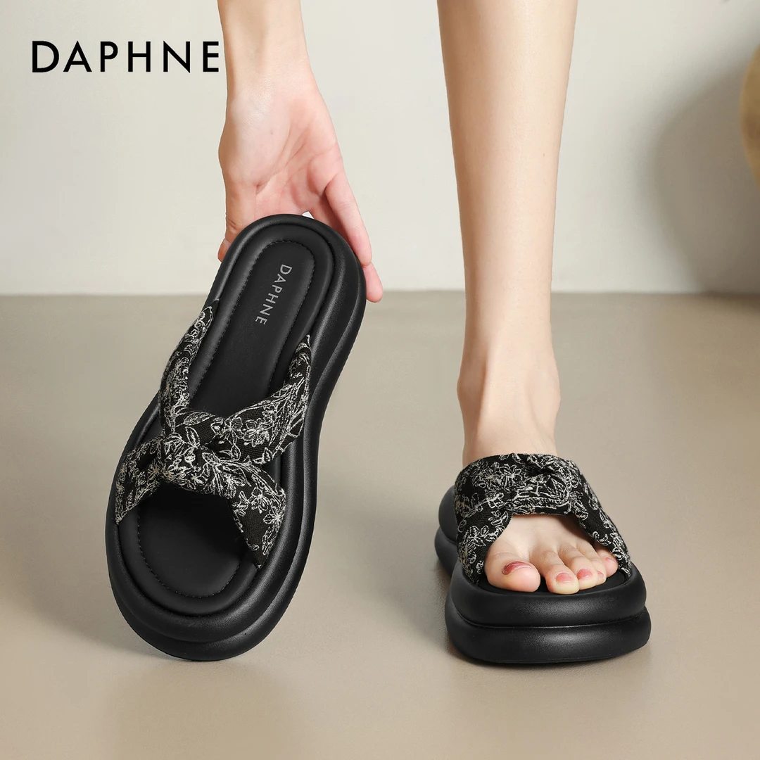达芙妮女士网红休闲时尚2025夏季外穿厚底ins复古风圆头一字拖鞋