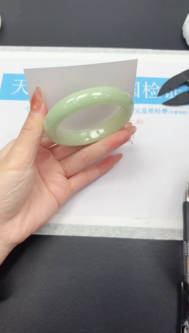 未镶嵌手镯石英质玉179-61.3D11