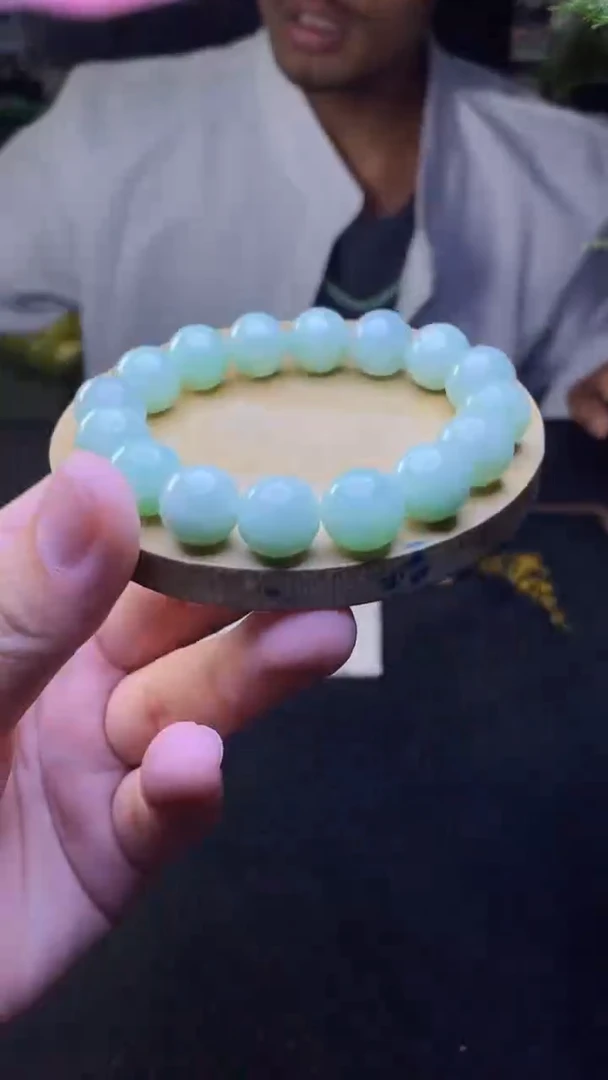 定制翡翠未镶嵌天然缅甸A货翡翠，多样性发货，拍一发一
