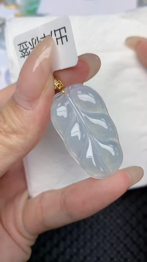 翡翠18K金镶嵌颈饰天然翡翠a货