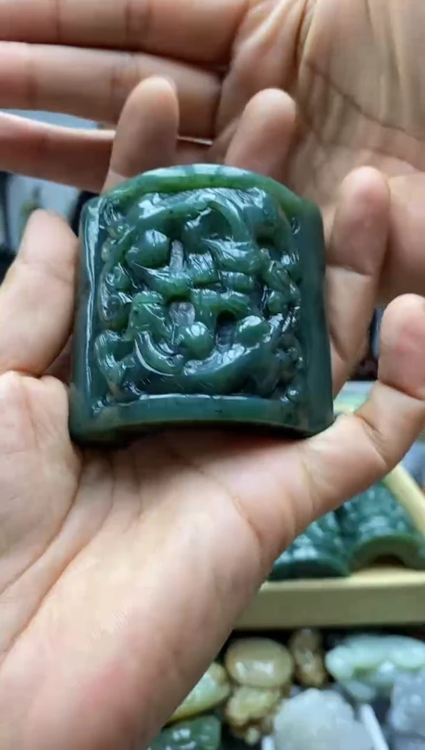 未镶嵌和田玉把件1