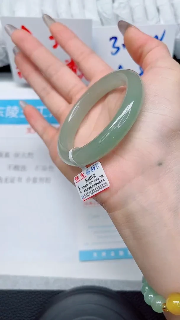 未镶嵌手镯石英质玉242-52